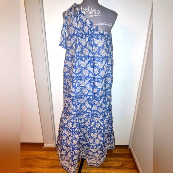 Velvet by Graham & Spencer Joanne Printed Maxi Dress Azul One Shoulder - Picture 3 of 10